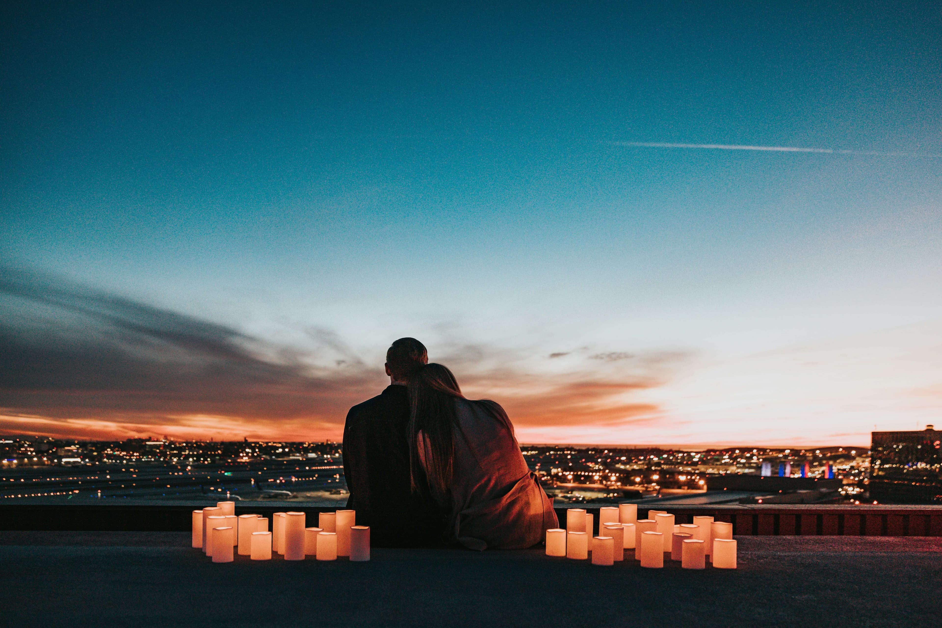 30+ Creative Date Night Ideas for Couples on a Budget – Romantic & Affordable